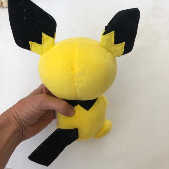 Pokémon Pikachu Plush 2015 Tomy Pokemon Stuffed Animal Yellow Black Toy Anime - Picture 11 of 12